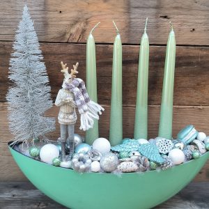 Türkiz-fehér adventi csónak