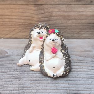 Ölelkező sünike pár