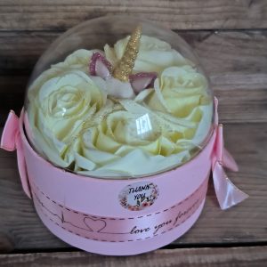 Unikornisos rózsabox, búrával