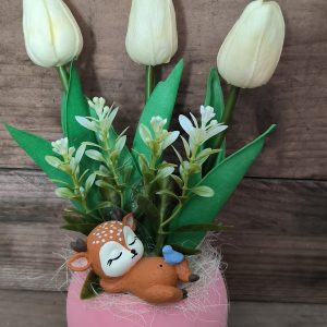 Alvó őzikés tulipános dísz - fehér tulipánnal