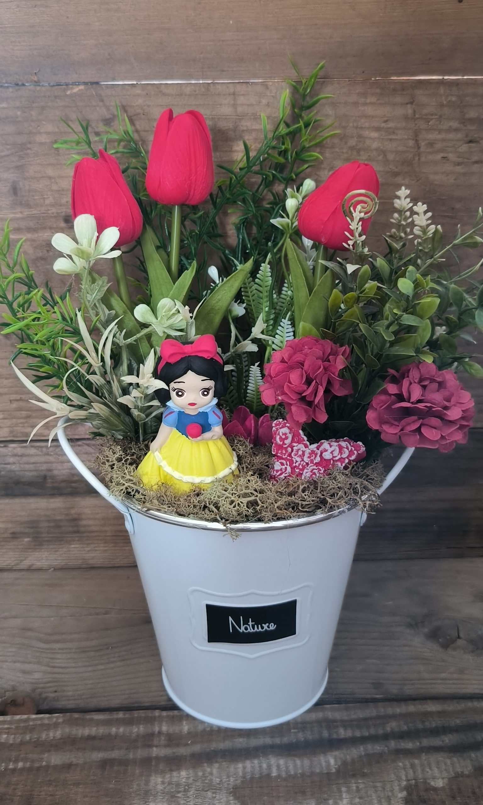🍎✨ Disney – Hófehérke tavaszi dekoráció fehér kaspóban ✨🍎
