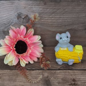 Egérke kukoricával