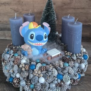 Stitch karácsonya adventi koszorú