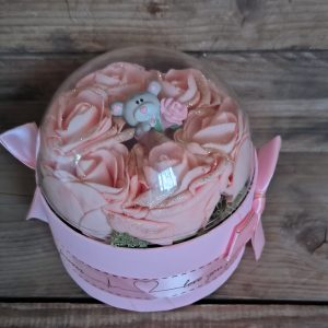 Macis rózsabox, búrával