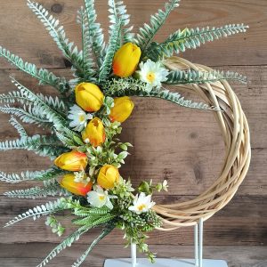 🌼 Tavaszi tulipános ajtódísz – 25 cm-es vessző alapon 🌿